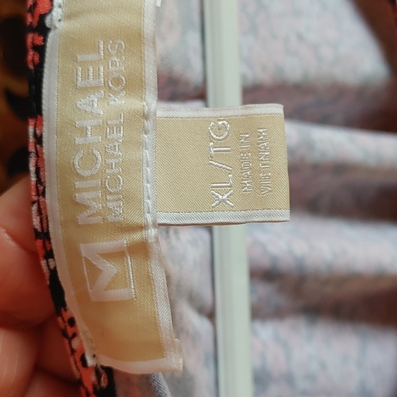 MICHAEL KORS Short Sleeve Floral Top - Picture 8 of 8